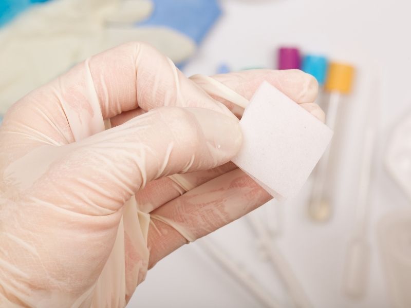 difference between antiseptic and alcohol wipes