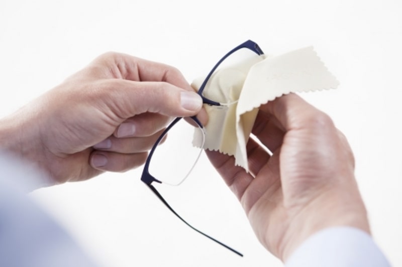 can i use alcohol wipes to clean my glasses