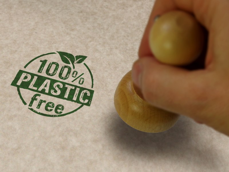 is there plastic in wet wipes