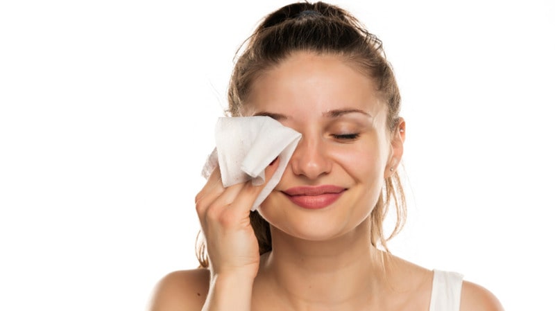 wet facial tissues